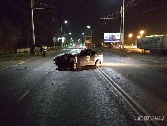 Сегодня ночью 20-летний автовладелец въехал в опору ЛЭП Сегодня ночью 20-летний автовладелец въехал в опору ЛЭП