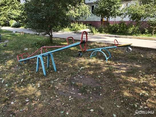 В Орле проверили детские игровые площадки В Орле проверили детские игровые площадки