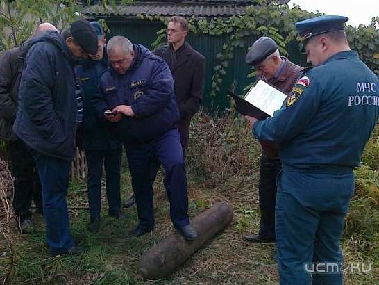 В Орле спасатели не могут транспортировать найденный старый баллон с хлором