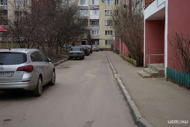 На Орловщине отремонтируют дворы, к сожалению меньше, чем в прошлые годы На Орловщине отремонтируют дворы, к сожалению меньше, чем в прошлые годы