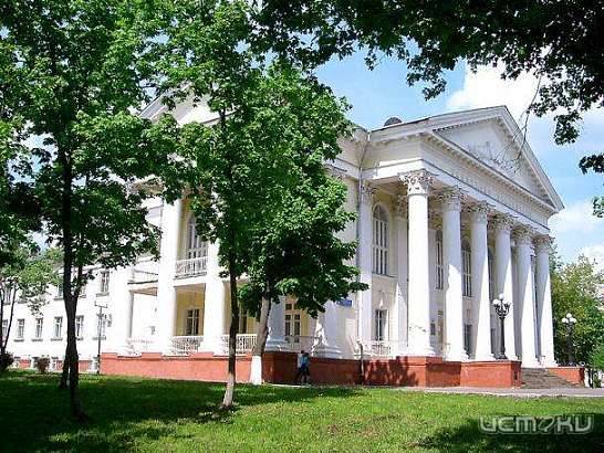 В библиотеке им. Бунина открылись две книжные выставки