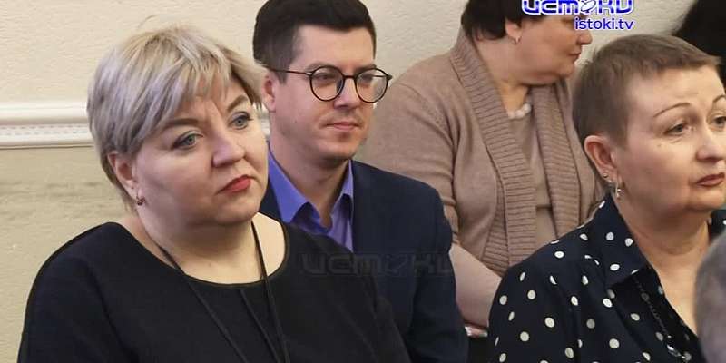 В Орловском областном совете народных депутатов наградили лучших работников СМИ. В числе награждённых и представители медиахолдинга «Истоки»