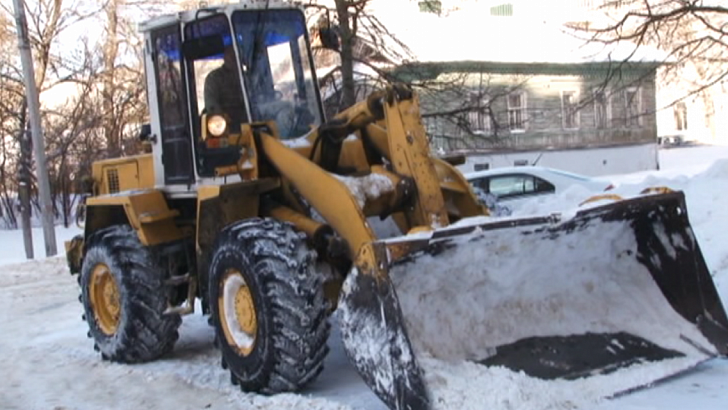 В минувшую ночь на улицах Орла работали 65 единиц техники