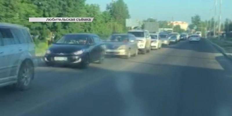 Ремонт дорог создал в Орле огромные пробки, а в одном из скверов вырубили почти все деревья