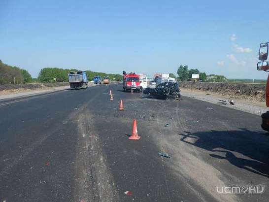 КАМАЗ въехал в остановившийся легковой ВАЗ