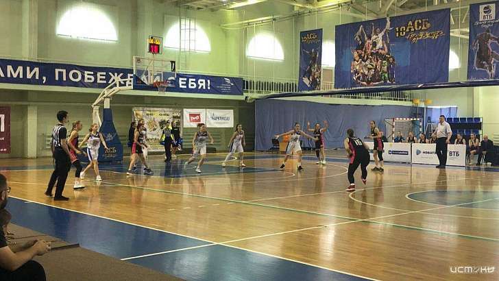 В эти минуты орловские баскетболистки сражаются с соперницами из Владимира