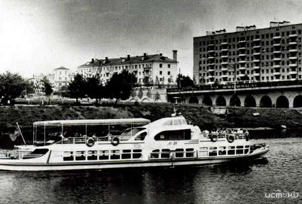 В Орел 50 лет назад своим ходом были доставлены четыре речных судна
