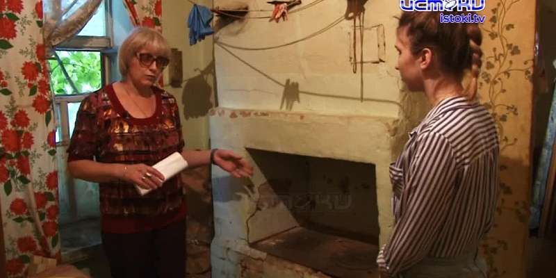 А в качестве отхожего места у них кустики. Жители дома на Черкасской, 73 почти 10 лет добиваются расселения их из аварийного дома