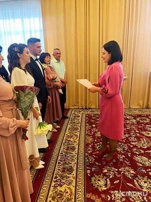 В Орловской области в канун праздника Красная горка в брак вступила 31 пара