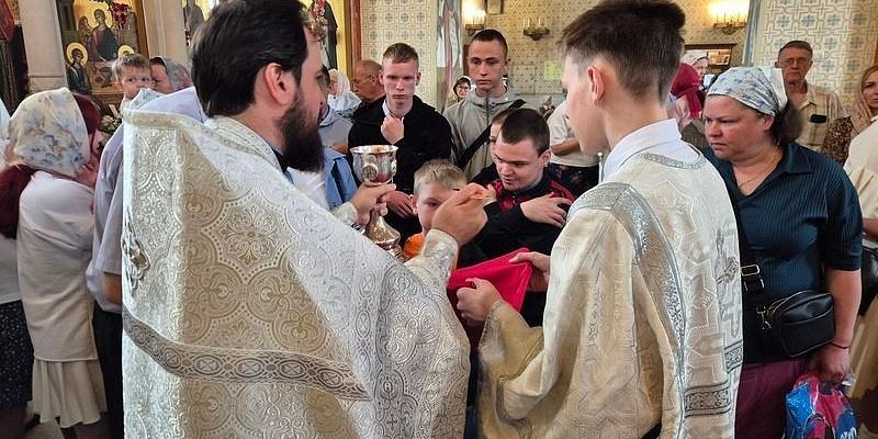 Детская литургия объединила ребят из Орла и Болхова