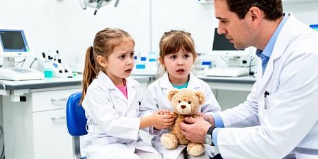 Когда нужно вести ребёнка к детскому ортопеду: 10 тревожных признаков, которые нельзя игнорировать