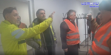 Под Новый год чудеса случаются. Депутатов и журналистов приняли на одиозном мусорном заводе "Экополис"