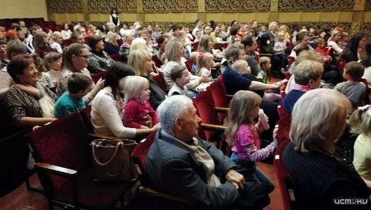 Фоторепортаж: орловчане отпраздновали День бабушки