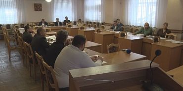 Полгорода лысые, можно и новые деревья начинать сажать! Что интересного было на заседании комитета по ЖКХ городского совета