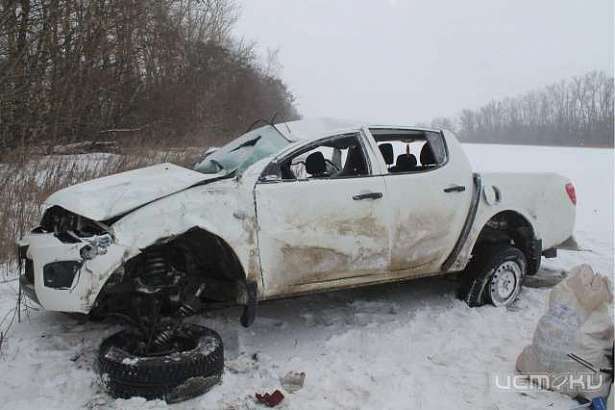 На Орловщине «Мицубиси» с трассы улетел в кювет