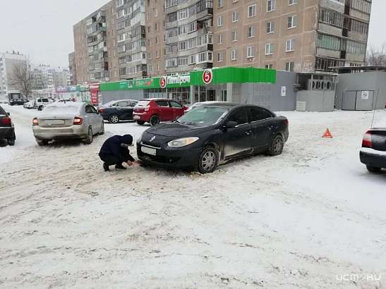 На ул. Раздольной в Орле столкнулись «Шкода» и «Рено». Пострадала девушка На ул. Раздольной в Орле столкнулись «Шкода» и «Рено». Пострадала девушка