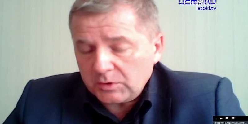 Во время онлайн-брифинга главе депздрава пришлось не только отвечать на вопросы, но и развенчивать информацию из интернета