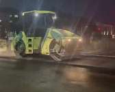 В Орле на ул. Ломоносова начали укладывать выравнивающий слой асфальта В Орле на ул. Ломоносова начали укладывать выравнивающий слой асфальта