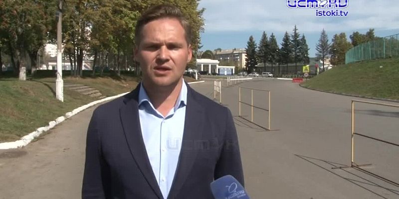 С Днем знаний орловчан поздравил депутат Руслан Перелыгин