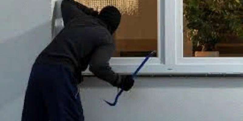 Под Орлом неизвестный украл чугунную плиту