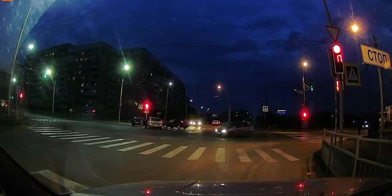 Видео: в Орле перекресток ул. Бурова и Раздольной снова не поделили два авто