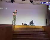 Орловские КВН-щики высмеяли Клычкова. Поводом стал затянувшийся ремонт Красного моста; в Речном переулке «вечная» яма доставляет массу неудобств автом...