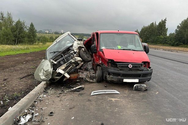 После аварии на трассе под Орлом пассажир иномарки попала в больницу