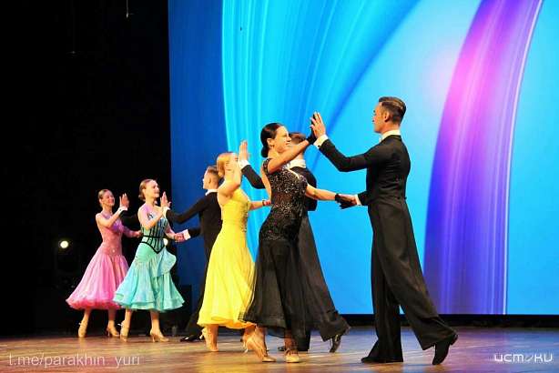 Юрий Парахин поздравил орловских выпускников