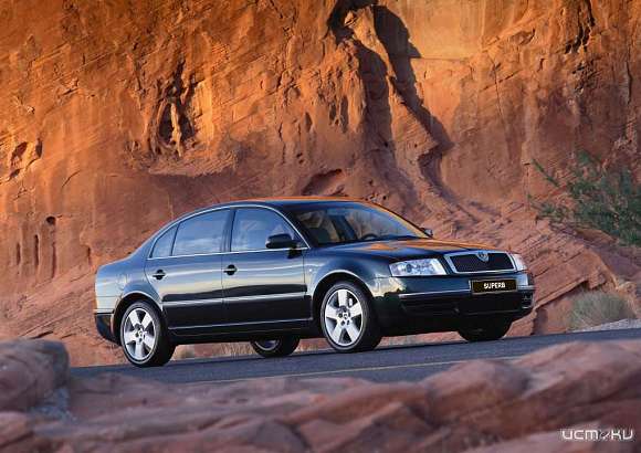 ŠKODA SUPERB, флагманская модель чешского автопроизводителя из Млада-Болеслава, отмечает свой 20-летний юбилей