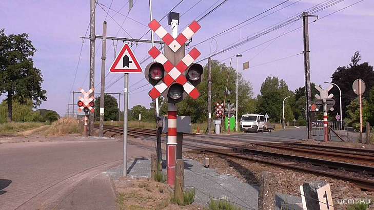 В Орловском районе на день перекроют железнодорожный переезд