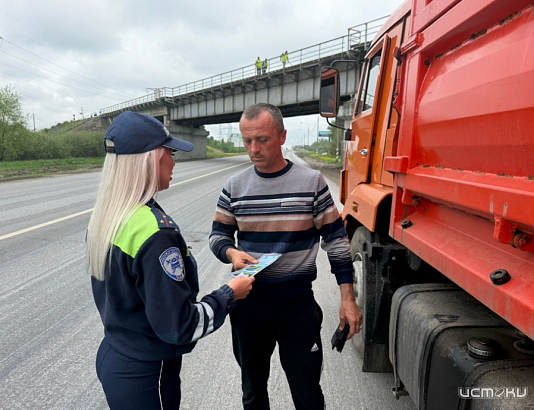 Орловские сотрудники Госавтоинспекции напомнили водителям о главных факторах риска на трассах. 
