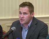 "Делай или уходи". Эсеры выставили ультиматум Дмитрию Медведеву