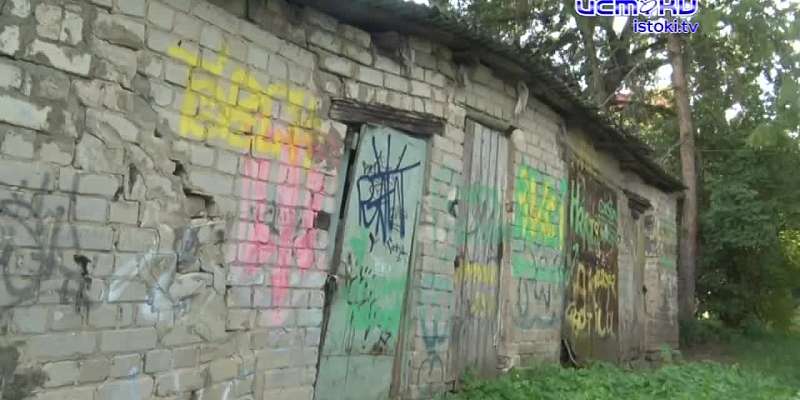 Везучими их назвать сложно. Жильцы дома в самом центре Орла имеют комплекс проблем, касающихся их жилища, которых не пожелаешь и врагу