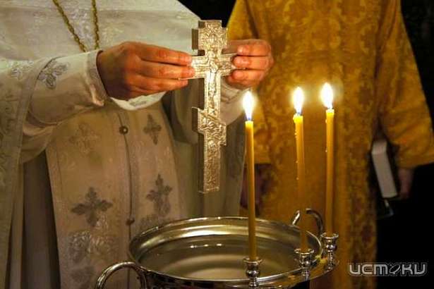 Орловских полицейских научили пользоваться святой водой