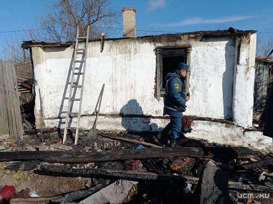 В Верховском районе в доме сгорели две женщины