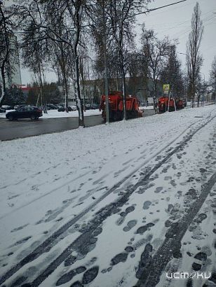 В орловской мэрии отчитались, что на дороги вышло 60 снегоуборочных машин