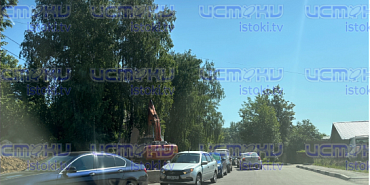 На ул. Веселая в Орле автомобилям для движения оставили одну полосу. Это приводит к заторам