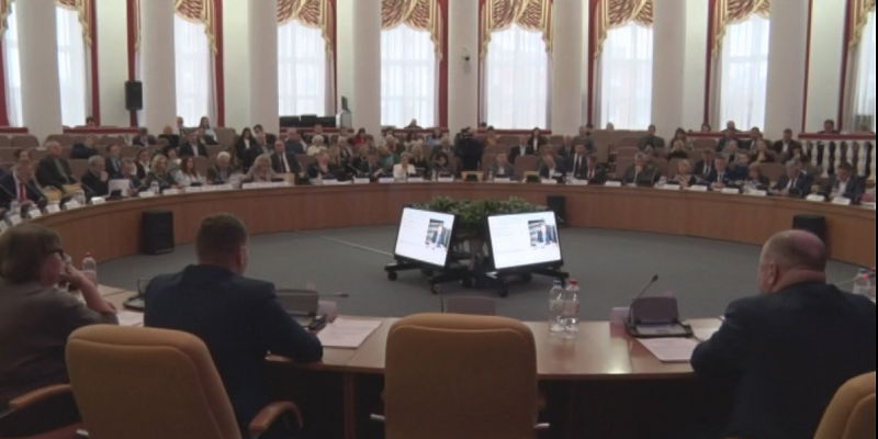 "Получим экспертизу, и вы увидите результат. Не получим экспертизу-увидим другой результат." О федеральных стройках в Орловской области вновь пытались заговорить депутаты 