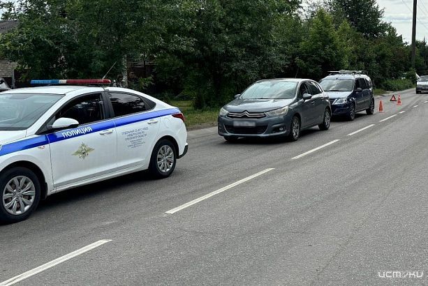 В Орле в столкновении двух автомобилей пострадала девочка