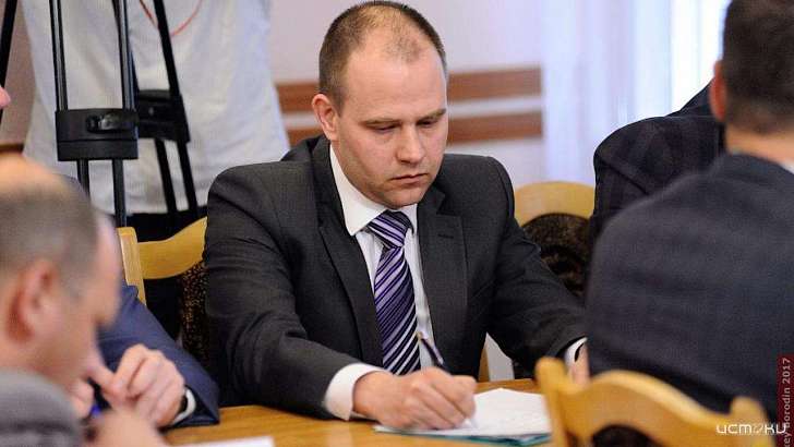 В отношении бывшего орловского чиновника возбудили два уголовных дела