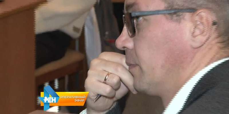 Вырубка аллеи возле храма Михаила Архангела, биржа деловых контактов — сегодня в программе «Оперативный эфир»