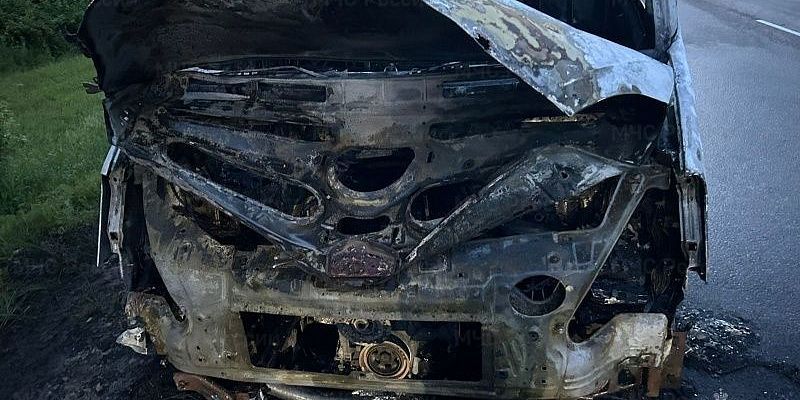 МЧС по Орловской области возгорание автомобиля Грузовик вспыхнул на полном ходу на трассе под Орлом