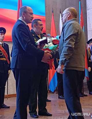 В Орле родным героя, погибшего в ходе специальной военной операции, вручили орден Мужества