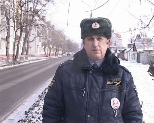 Одни из самых прекрасных и сильных мужчин позравляют женщин