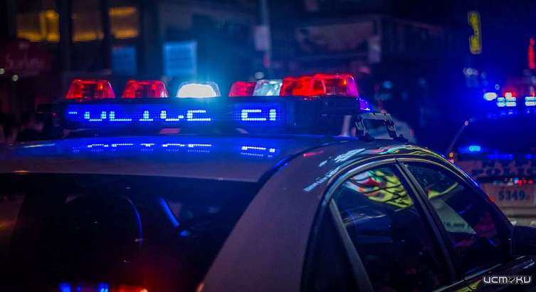 В Заводском районе Орла задержали мужчину с «пистолетом» в руках