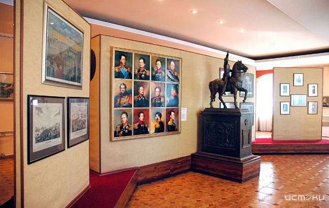 Орловчане могут посетить выставку картин, воссоздающих моменты войны