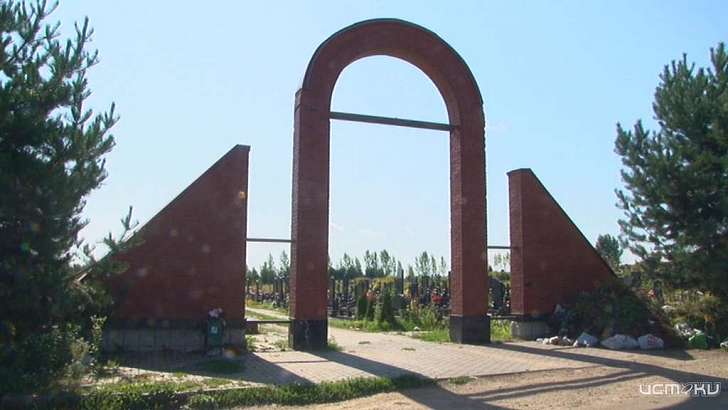 Теперь на кладбищах Орла можно ставить памятники только с разрешения властей Теперь на кладбищах Орла можно ставить памятники только с разрешения властей