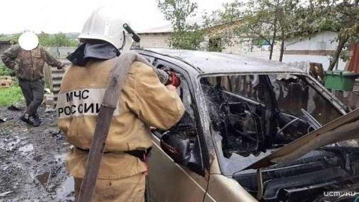 В Новосиле сгорела отечественная легковушка