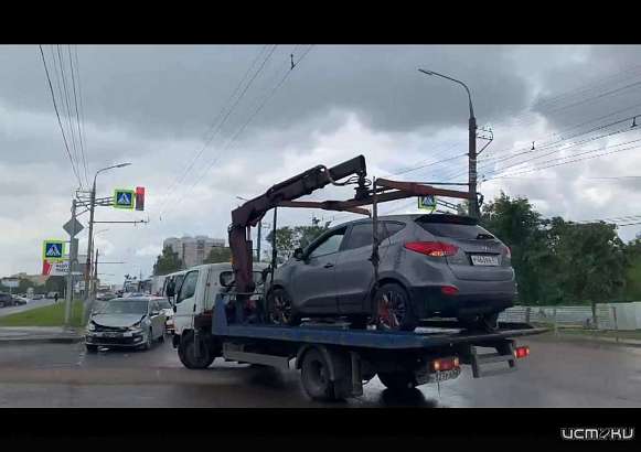 В Орле на Московском шоссе столкнулись иномарки