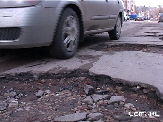 Дорожный беспредел: весна обнажает все недоработки властей